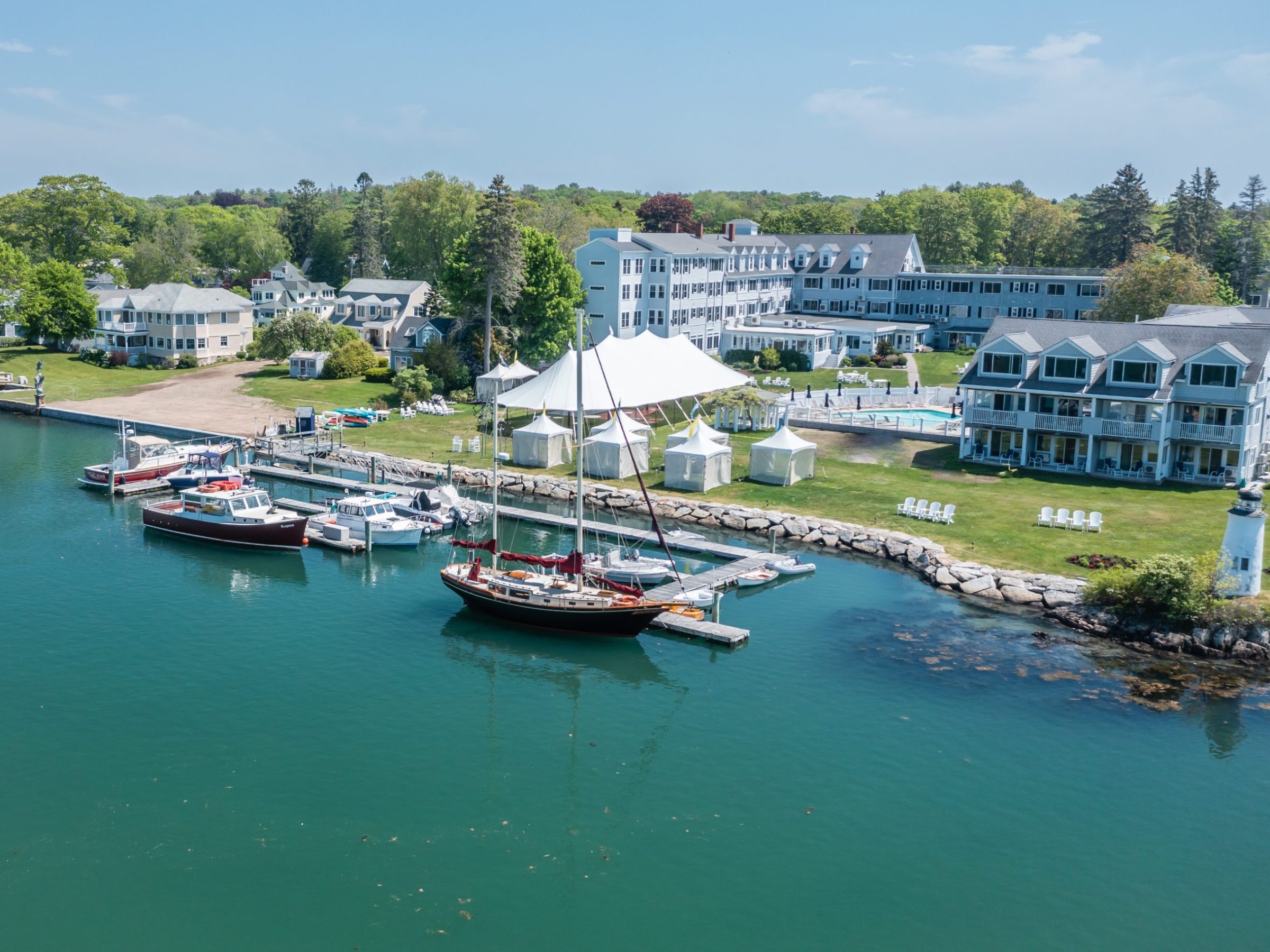 a small boat in a harbor